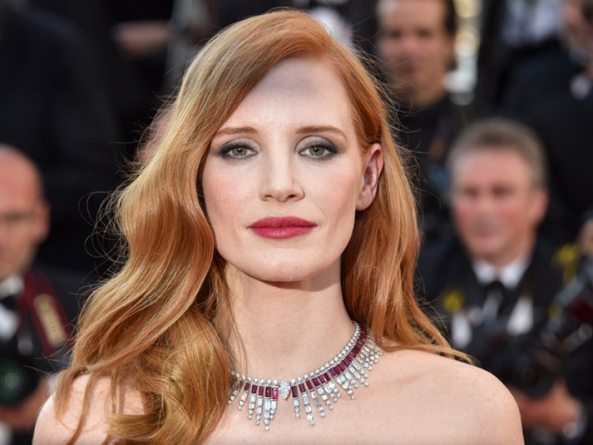 Jessica Chastain brilló con Piaget en la apertura de Cannes