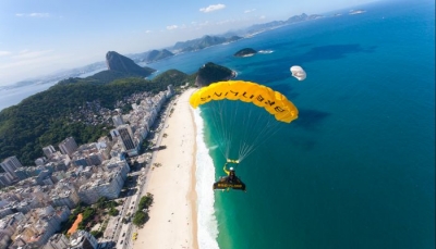 Breitling junto a &quot;Jetman&quot; en otra hazaña